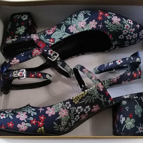 Indigo Shoes - Indigo Rd. China shoes